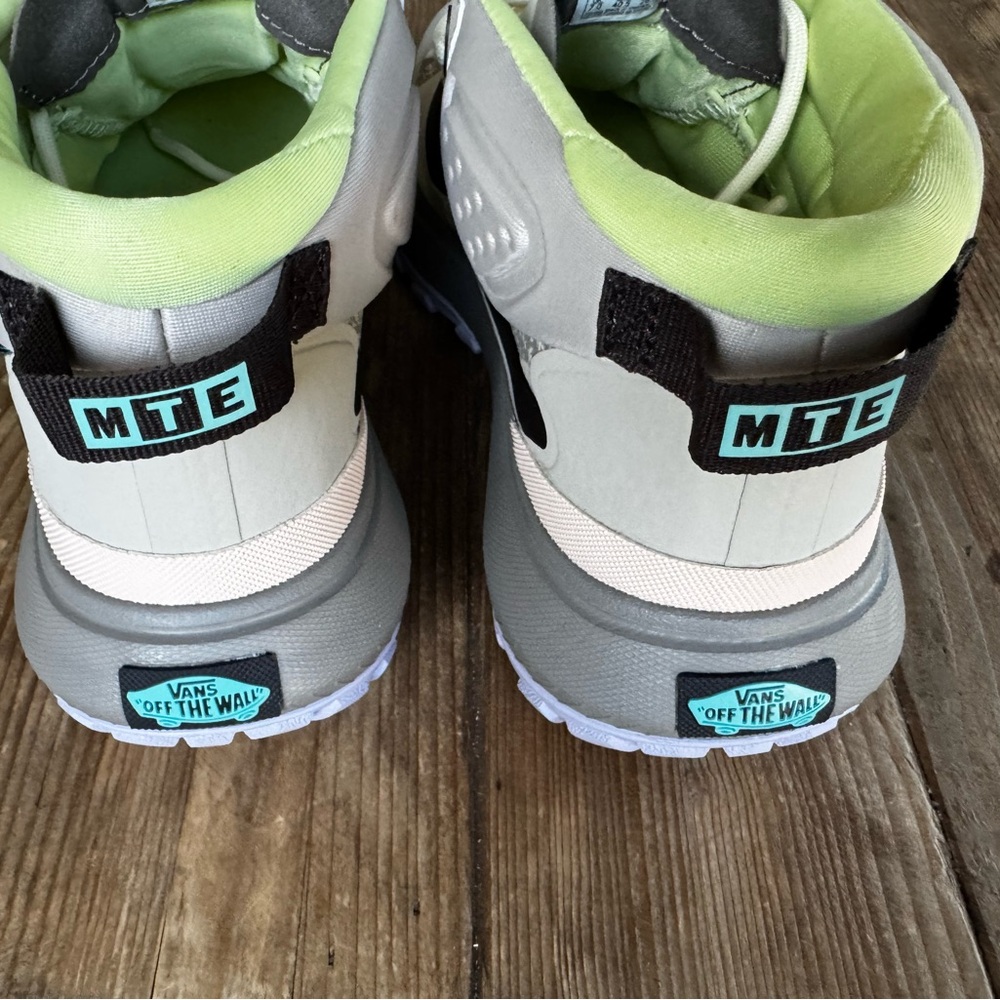 New VANS MTE Crosspath Mid Shoes - Unisex Sold out Women’s 9.5/ Men’s 8 $140 - Picture 6 of 8